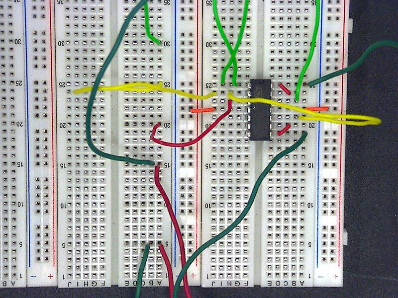 File:OpAmpDAQWires.jpg