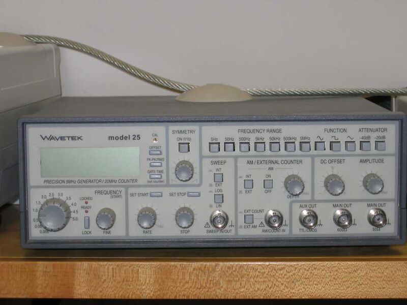File:Wavetek 25.jpg